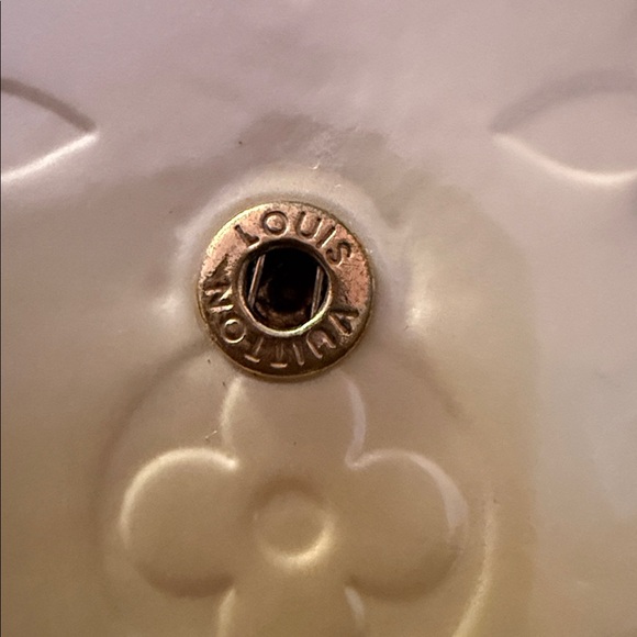 Louis Vuitton Cream Patent Monogram Snap Wallet - Picture 6 of 8